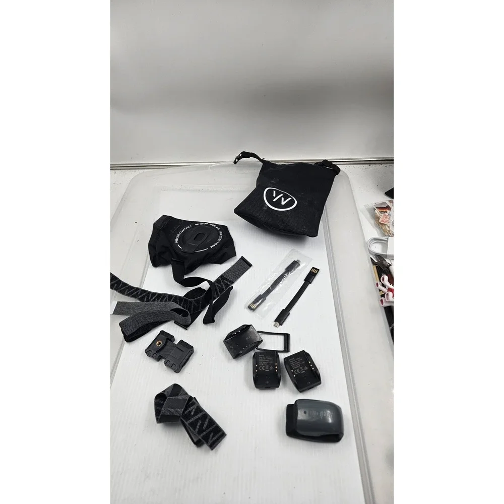 WHOOP Strap 3.0 (Tracker, 1 Charger/Battery Pack)  Good Condition